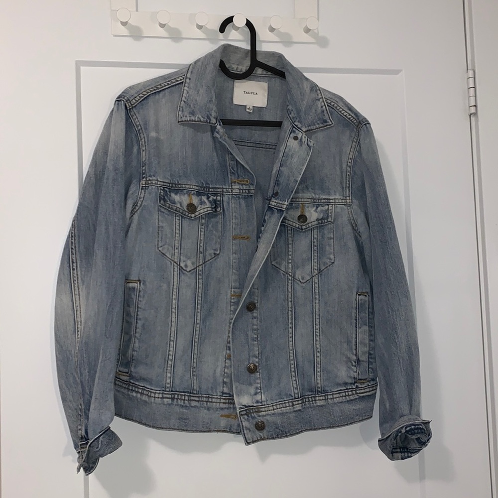 Aritzia denim jacket oversized S (fits M)